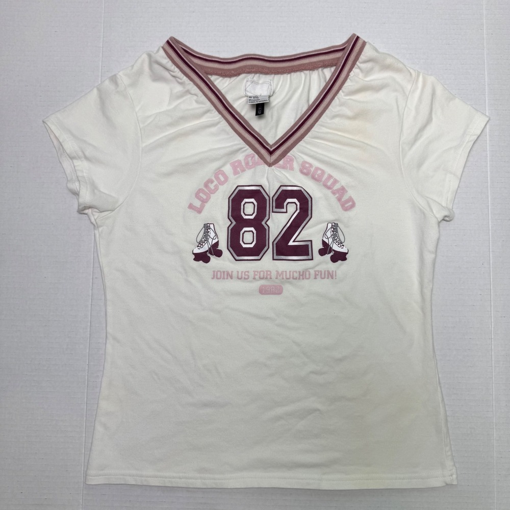 Y2K Vintage V-Neck Baby Tee Women's Size Large Roller Skating  Ringer Tee